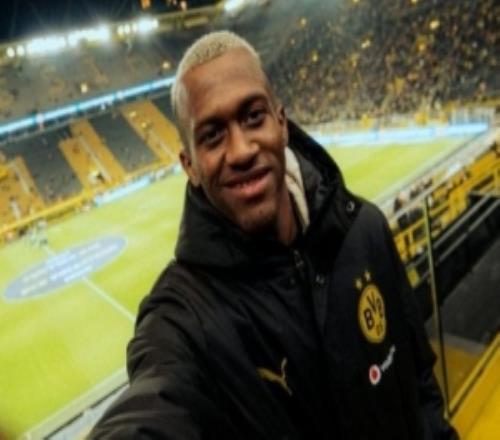 今夏正式加盟！多特新援贾斯汀勒马造访主场，本周和U23训练