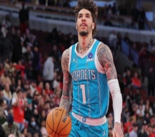 斯玛特：拉梅洛鲍尔投进很多疯狂进球他从高中开始就这样打球