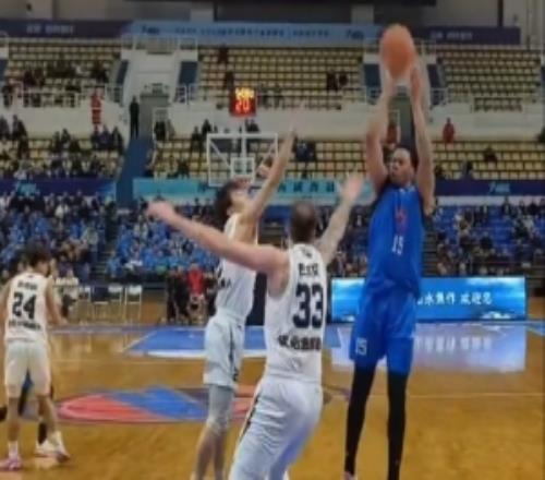 与冠军球队的交锋历练！焦作文旅不敌卫冕冠军香港金牛