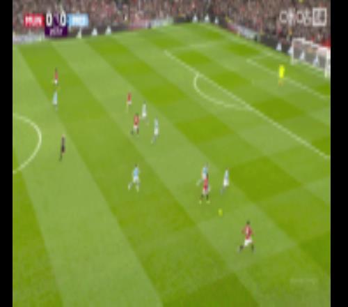 这球传的好！B费远距离传中找到后点的多尔古，但后者打门被扑出