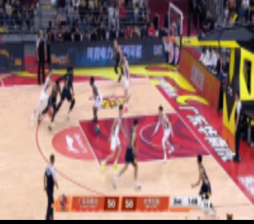 熟悉的感觉回来了！胡明轩45度角接球甩三分江林俊不慎犯规赔2+1