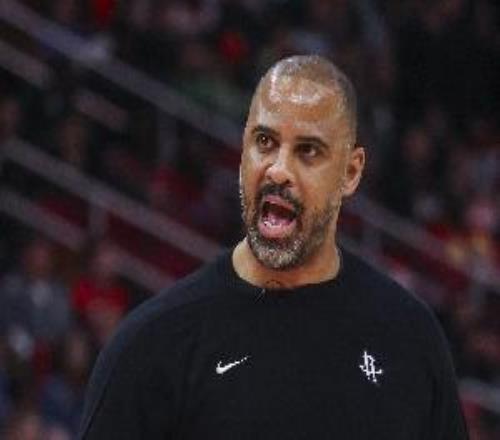 全员健康防守比之雷霆如何乌度卡：防守端的目标是联盟第一