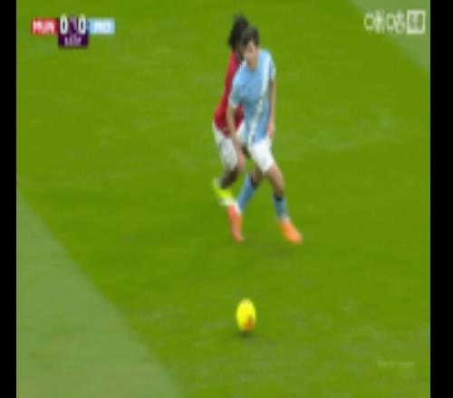 多尔古倒地，泰勒未有表示，此后卢克肖铲翻罗德里，被出示黄牌