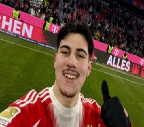 图片报：拜仁小将查韦斯收到多份报价，但他更倾向留队