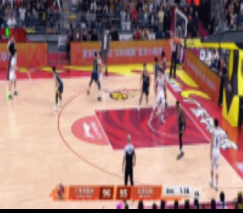 关键时刻手真硬！廖三宁急停跳投+单脚抛投两次缩小分差至1分