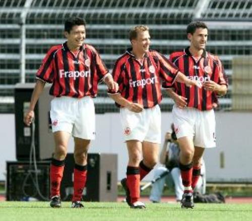 德甲官博祝福杨晨52岁生日：中国德甲第一人，德甲16球10助