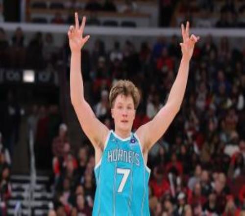 不得了4号秀克尼佩尔生涯前40战轰进137记三分大幅刷新历史纪录