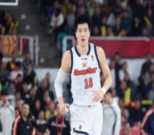 今天拉垮了！焦泊乔5中1仅得4分5板关键掩护犯规&犯满离场