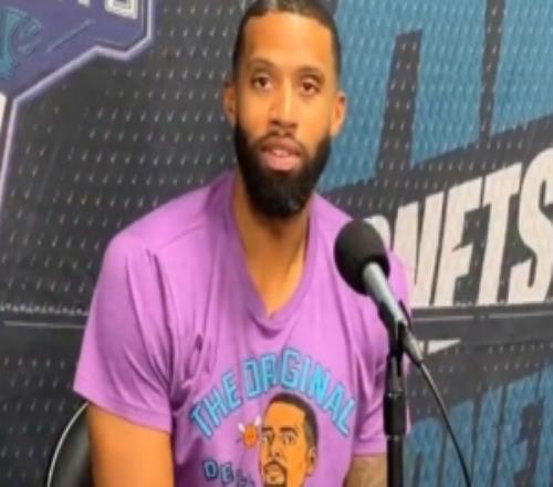 黄蜂主帅谈老库里：这座城市对他很重要他也是我们优秀宣传大使