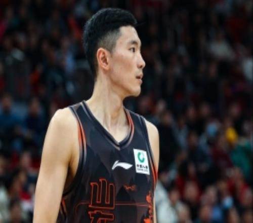 媒体人：CBA客场不好打哨子忽然就响了决战时刻都这样吹