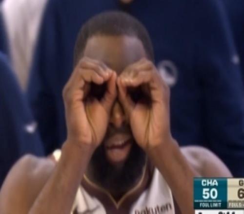 视野自动锁定你！追梦前场板妙传库里空切上篮得分