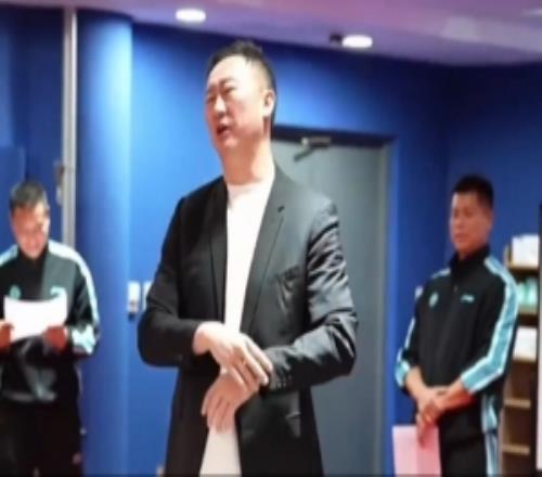 更衣室直击总结经验，越战越勇！