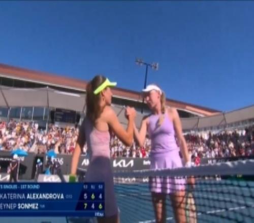 11号种子亚历山德洛娃12资格赛选手森梅兹，止步澳网女单首轮