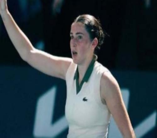 雅克莫21淘汰20号种子科斯狄克，澳网女单首次出现三盘抢七十