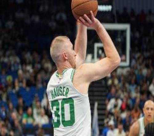 三分21中10！杰伦布朗：我们一直都在为豪泽加油希望他破纪录