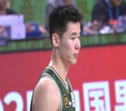 三分没开！郭昊文15中6得到22分3板8助三分打铁8中1&罚球11中9