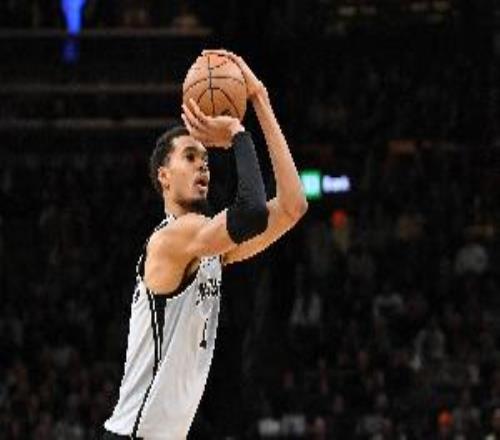 致胜篮板！文班亚马23中12轰下39分9板3助2帽末节独得12分