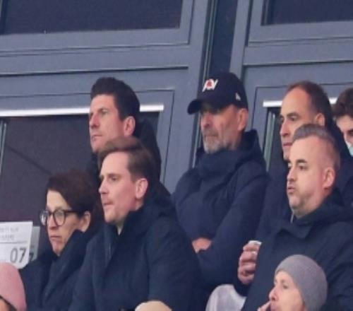 曼城利物浦与克洛普赛后交谈几分钟，孔帕尼透露聊的是其他联赛