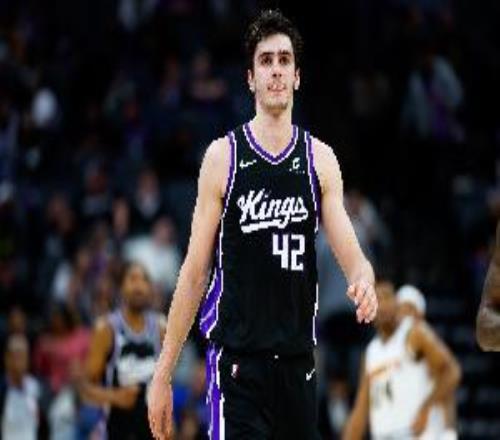 今天真不准！雷诺11中3得到6分9板1助1帽三分2中0