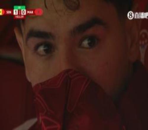 自责！布拉欣迪亚斯被换下，坐替补席掩面眼泛泪光