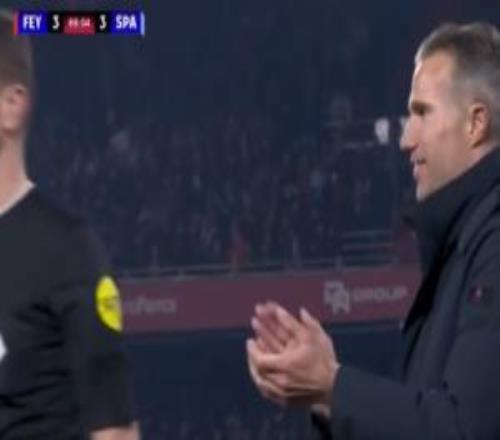 虎父无犬子！范佩西换上自己儿子，后者脚后跟+倒勾2分钟2球！