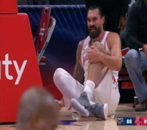 松口气！乌度卡：亚当斯扭伤了脚踝已经出现明显肿胀没有骨折