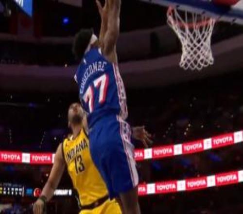 打印出来贴在卧室！VJ埃奇库姆中路起飞后仰隔扣布拉德利