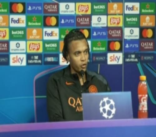 阿坎吉：目前拜仁是欧洲最强不认为阿森纳比其他强队更有优势