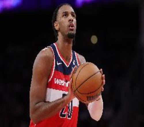 主攻手！萨尔半场9中6砍全队最高17分罚球4中4