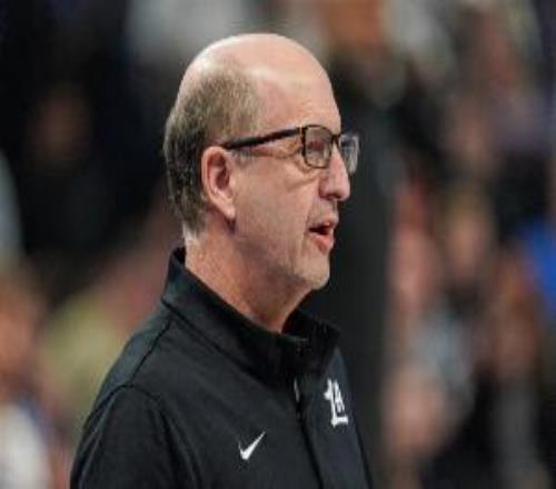 哈登：我和范甘迪一拍即合一见如故他会给我储物柜留便条&发短信