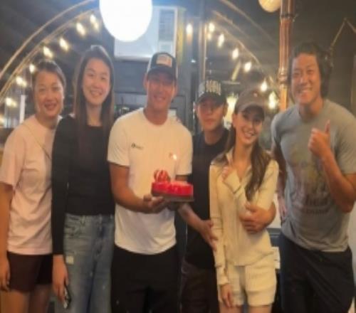 周杰伦晒与小布、张之臻合照：生活除网球，还有其他值得庆祝的事