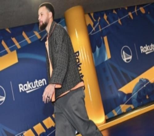 细节满满！库里今日上脚Nikex布克BlazerLow橙白配色活力十足