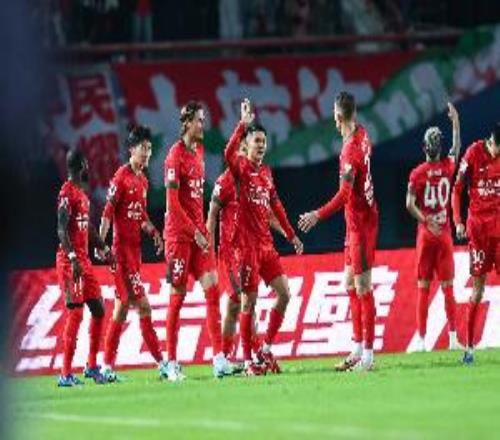 博主：河南队前往昆明冬训的航班因大雪而延误