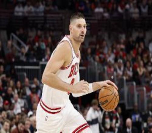 内线支柱！武切维奇半场6中3&罚球2中2得8分8板3助1帽正负值+18