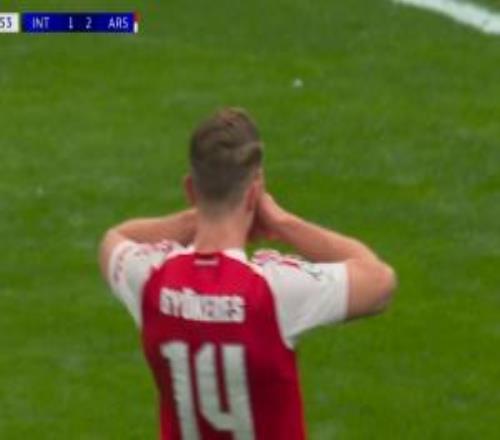 这球精彩！约克雷斯弧线球破门，阿森纳第84分钟再下一城