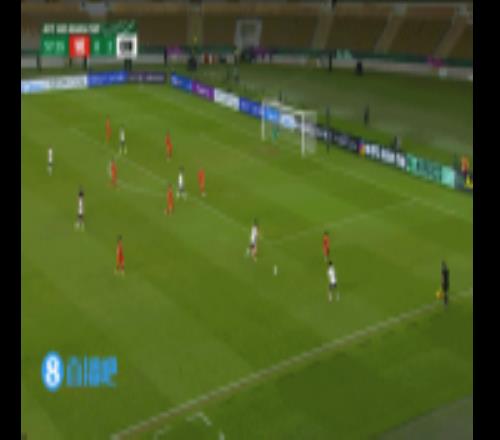 慌了！越南小禁区内连续的短传，门将差点失误