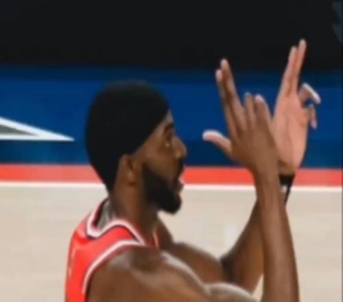 “霍元甲”贾斯汀霍勒迪宝刀未老三分命中率52.7%联赛第一