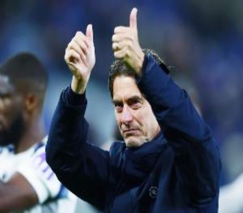 天空体育：战胜多特缓解了弗兰克的压力，此前他处于下课边缘