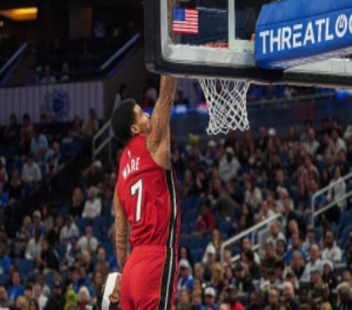 斯波：韦尔感觉右腿筋紧张我们会继续进行治疗并在明天重新评估