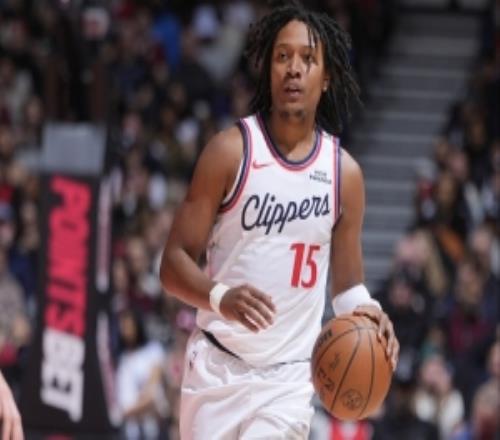 把握机会！泰泰华盛顿出战12分钟6投5中砍下11分2抢断