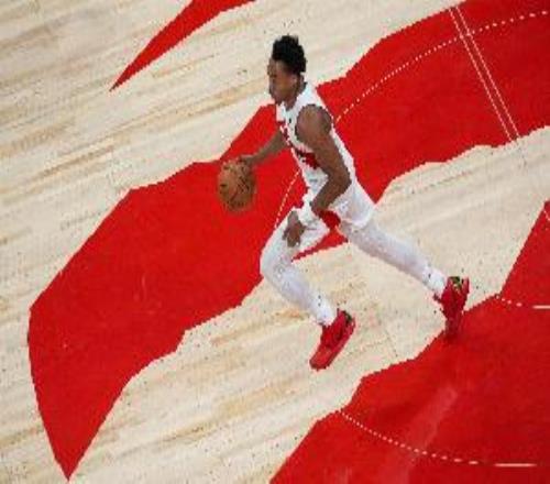 肌肉男乱入矮人国！斯科蒂巴恩斯上半场10中7得14分4板6助