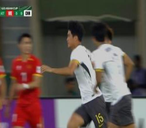 真带刀后卫！U23国足亚洲杯前2球全是彭啸打进，爆射+头球入网