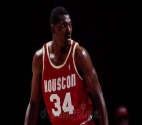 真挚的祝福！祝火箭名宿“大梦”奥拉朱旺63岁生日快乐