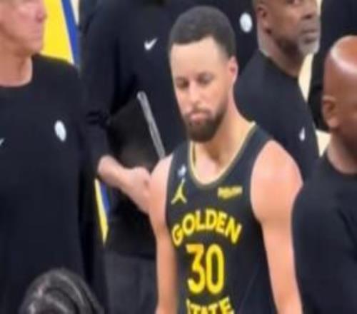 队友遭遇大伤&球队未来暗淡！美媒放大库里表情：伤感肉眼可见！