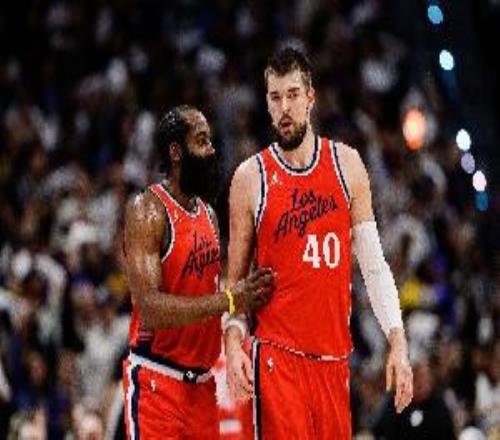 船二崩啊！快船次节全队梦游被公牛轰下45分！单节净负26分！