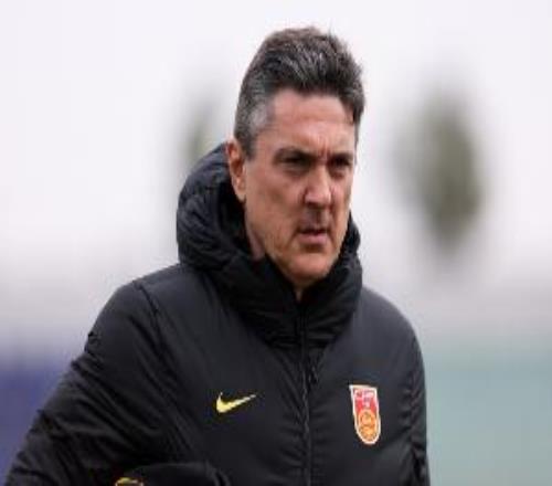 记者谈国足U23首发：替补球员发挥奇兵作用，让王钰栋后发制人