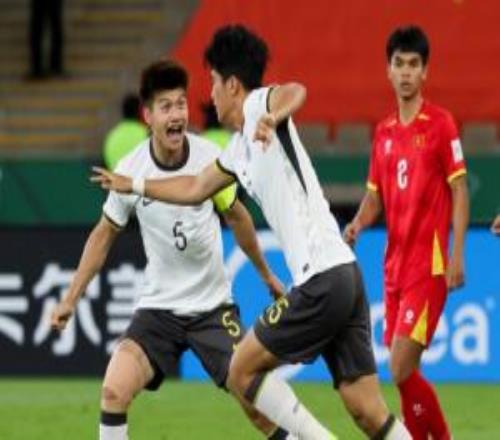 再创历史！决赛见！让我们一起酣畅淋漓地喊出那句：中国队加油！