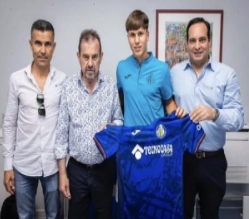 R.I.P.赫塔费18岁后卫达文奇的父亲在西班牙火车相撞事故中丧生