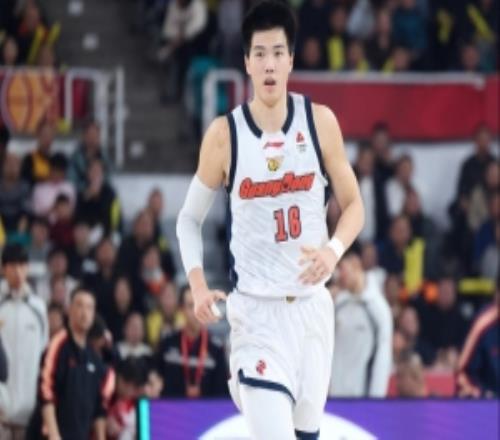 希望无大碍！焦泊乔末节崴脚下场全场拿到11分7板&正负值+21