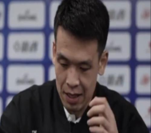 解指导：上下半场完全是两支队伍希望每个人能为球队做更多贡献